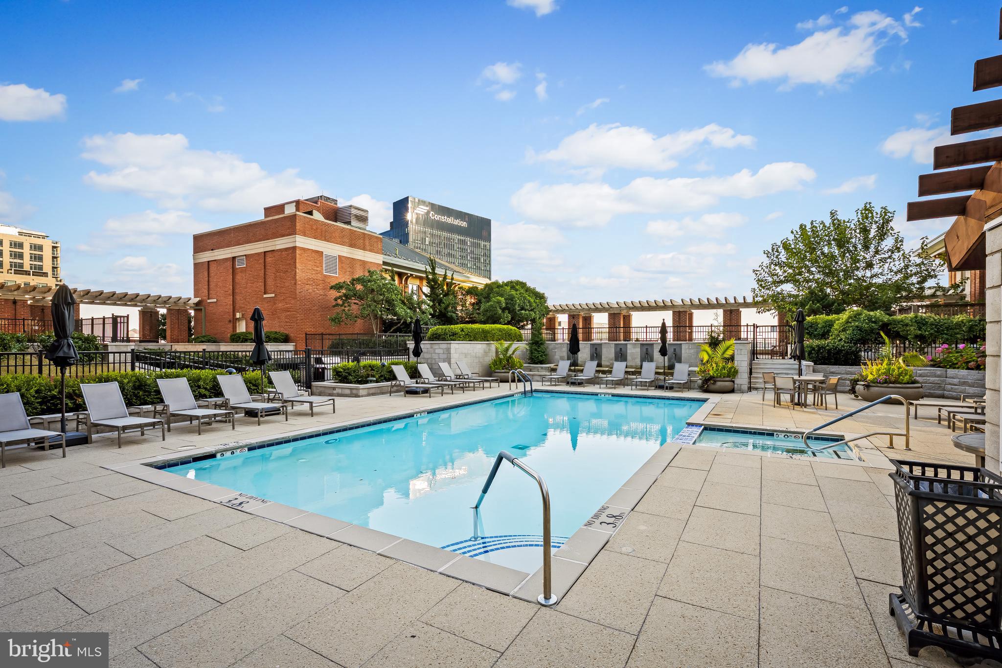 HARBOR EAST - Residential