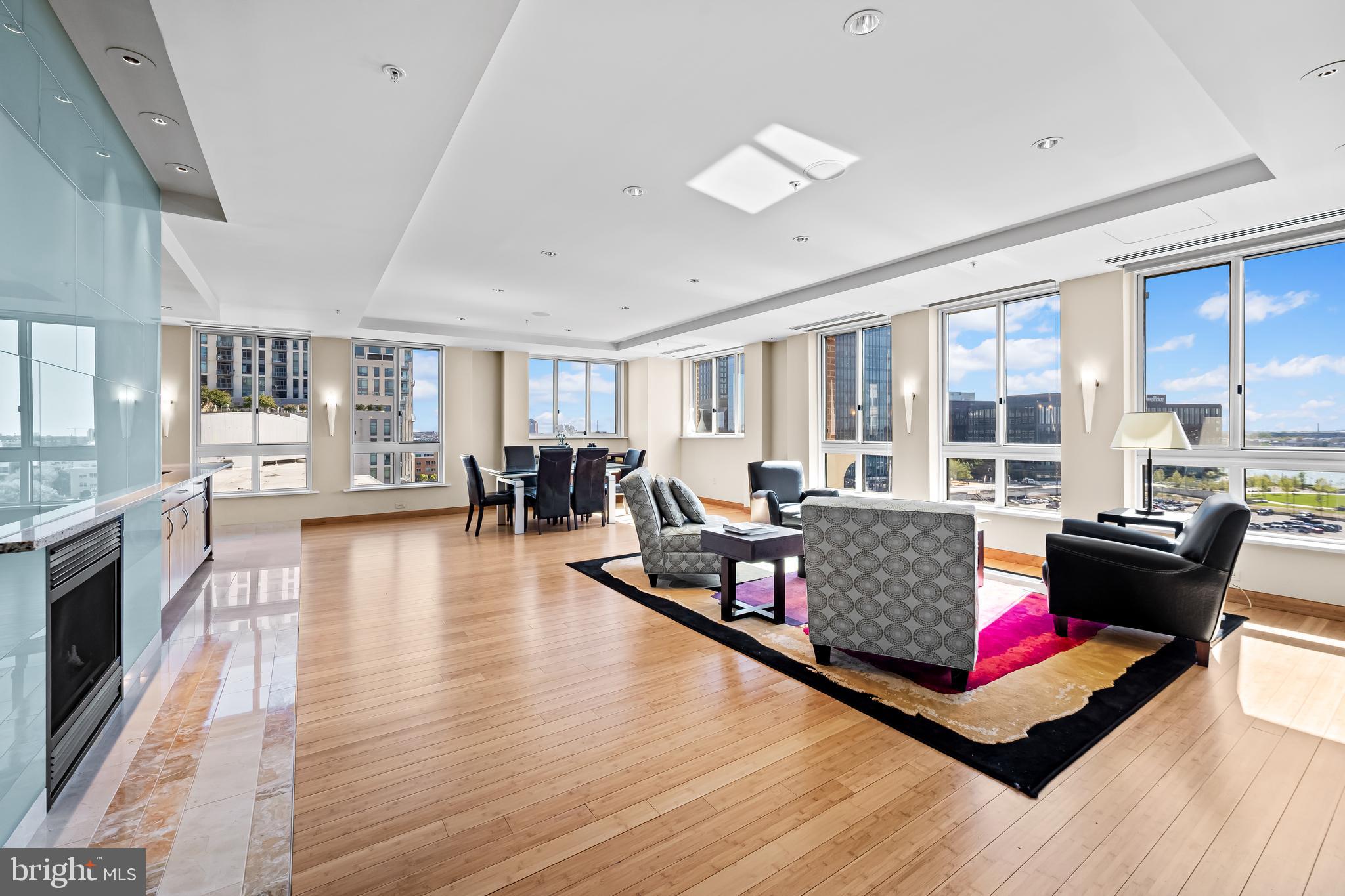 HARBOR EAST - Residential