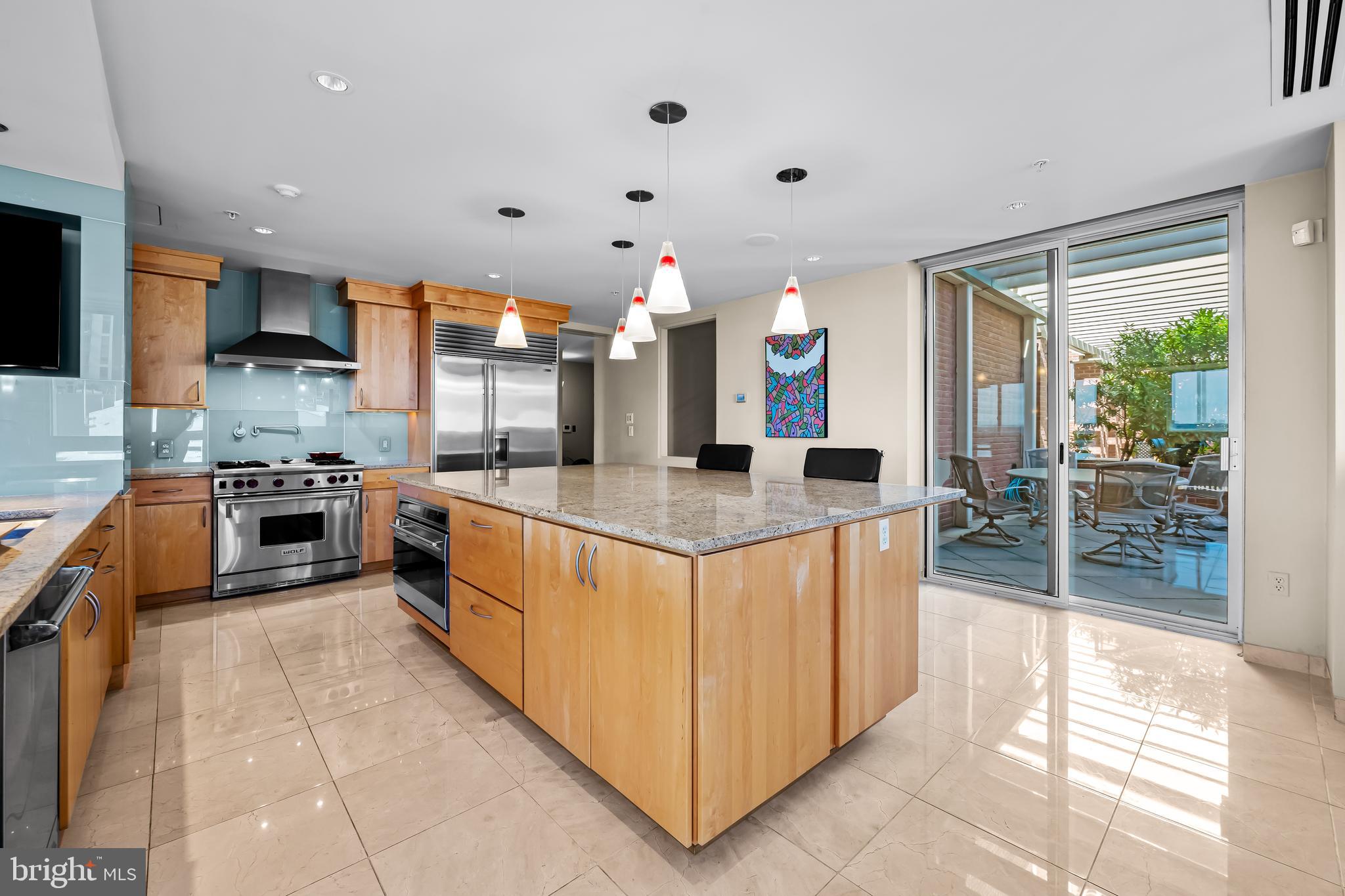 HARBOR EAST - Residential