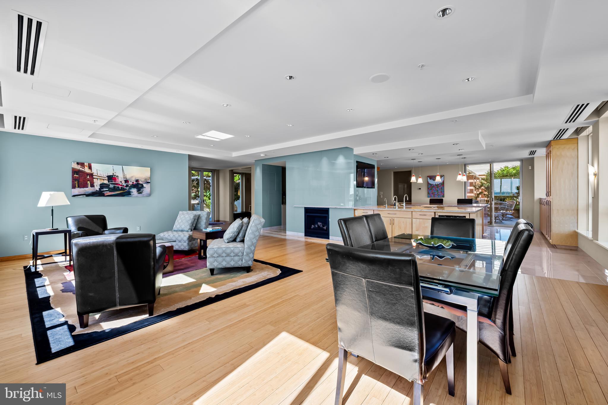 HARBOR EAST - Residential