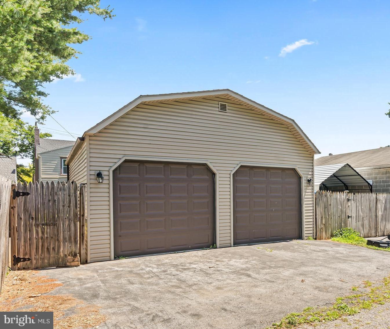 527 W WILSON BOULEVARD