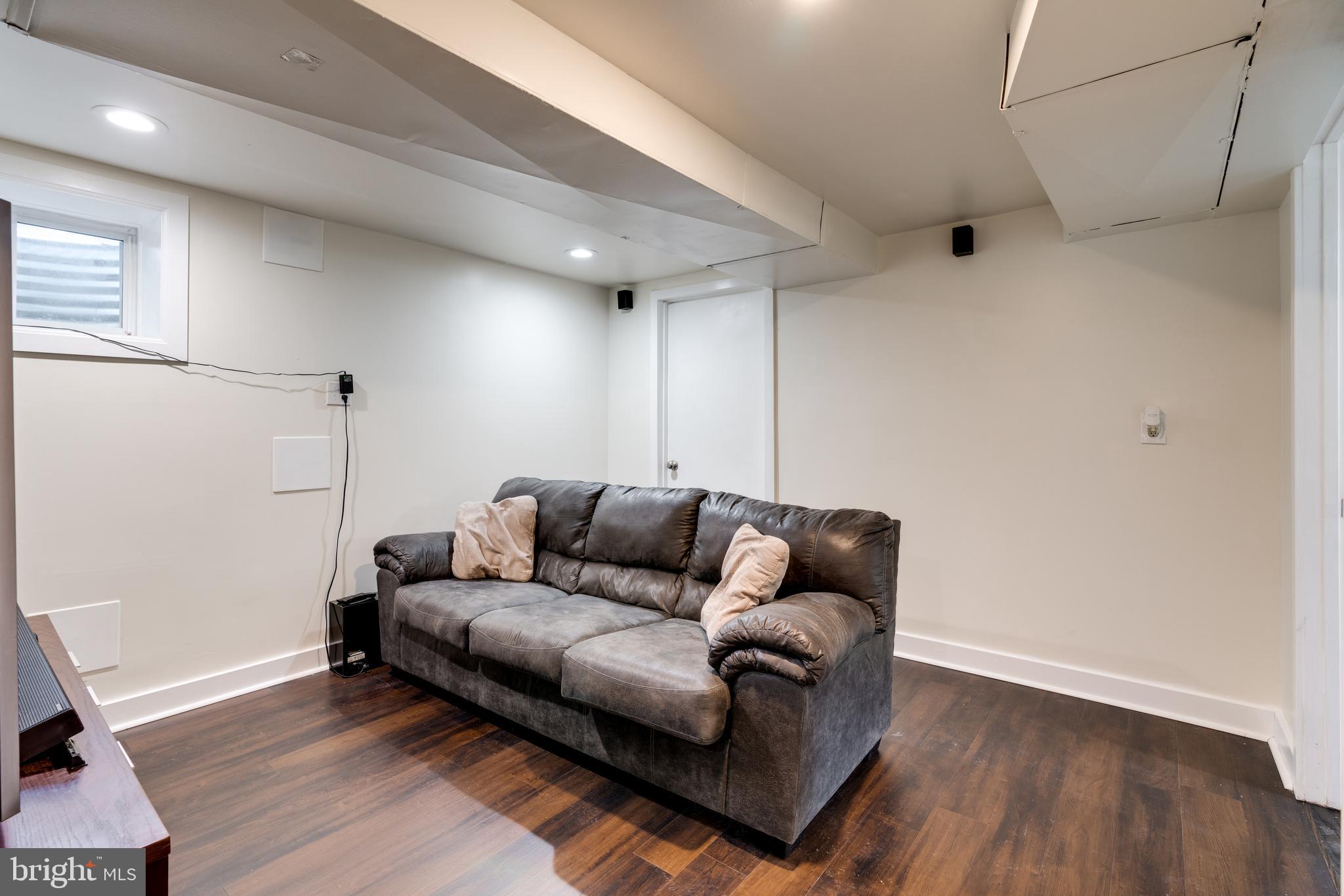 WEST SPRINGFIELD - Residential