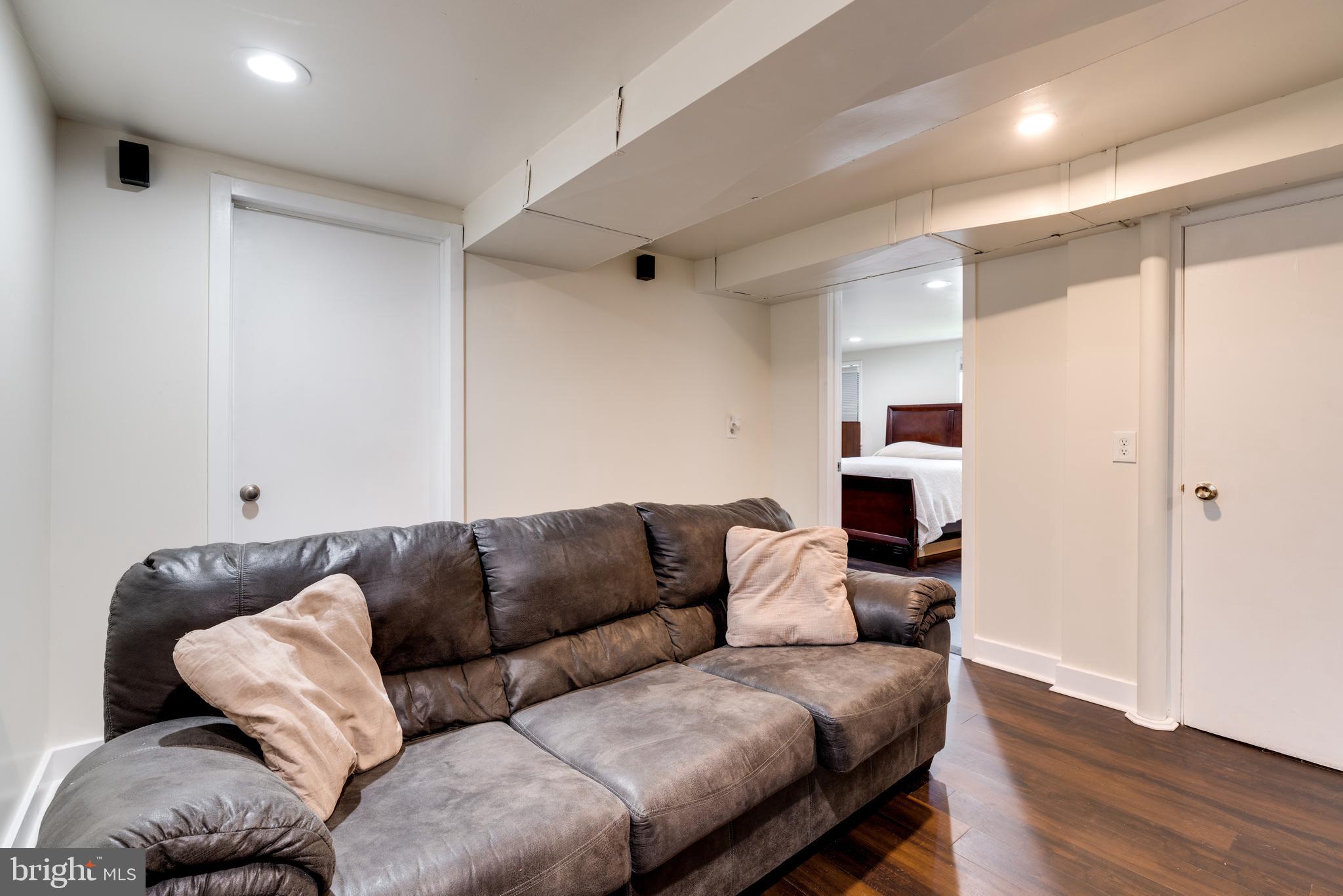 WEST SPRINGFIELD - Residential