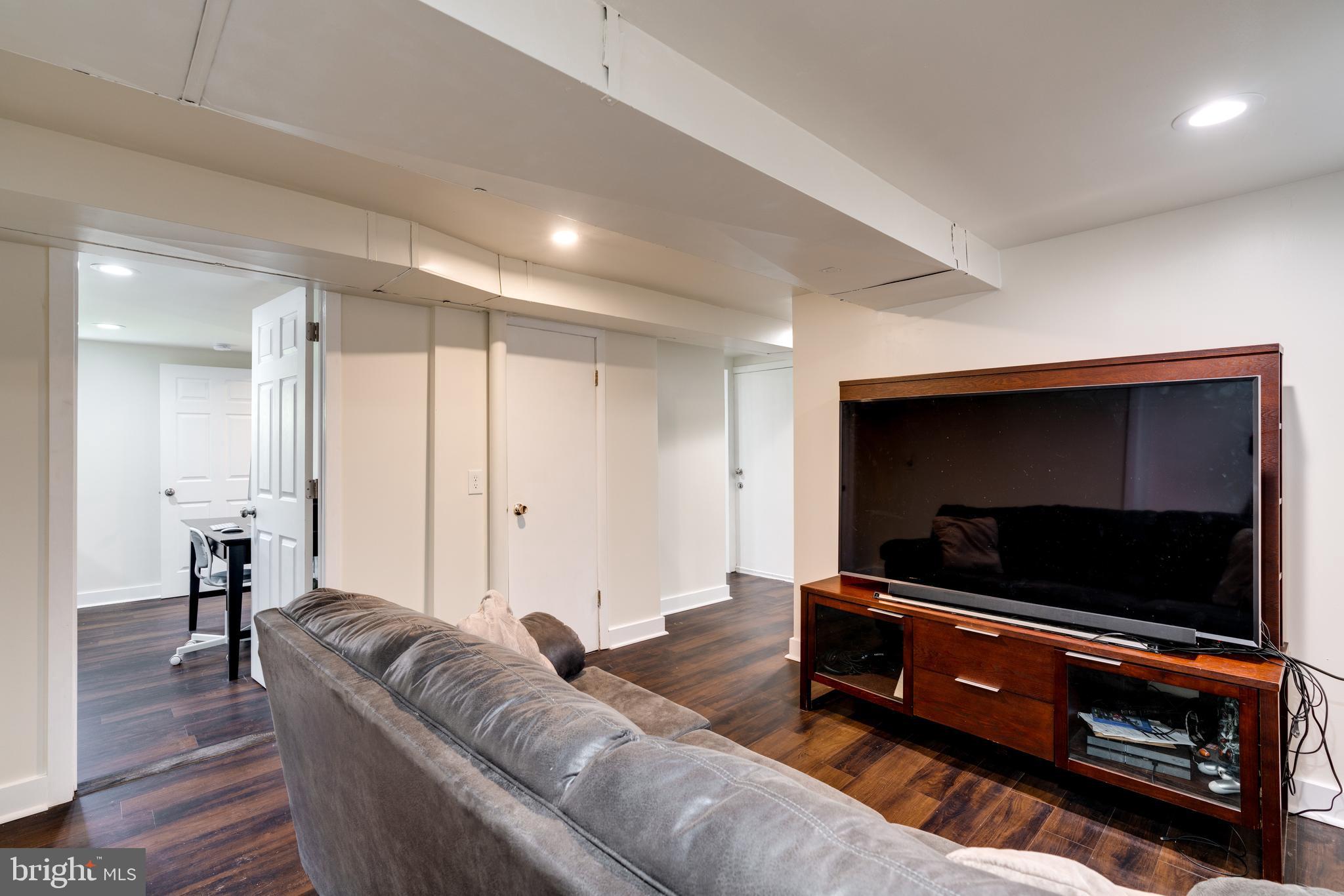 WEST SPRINGFIELD - Residential