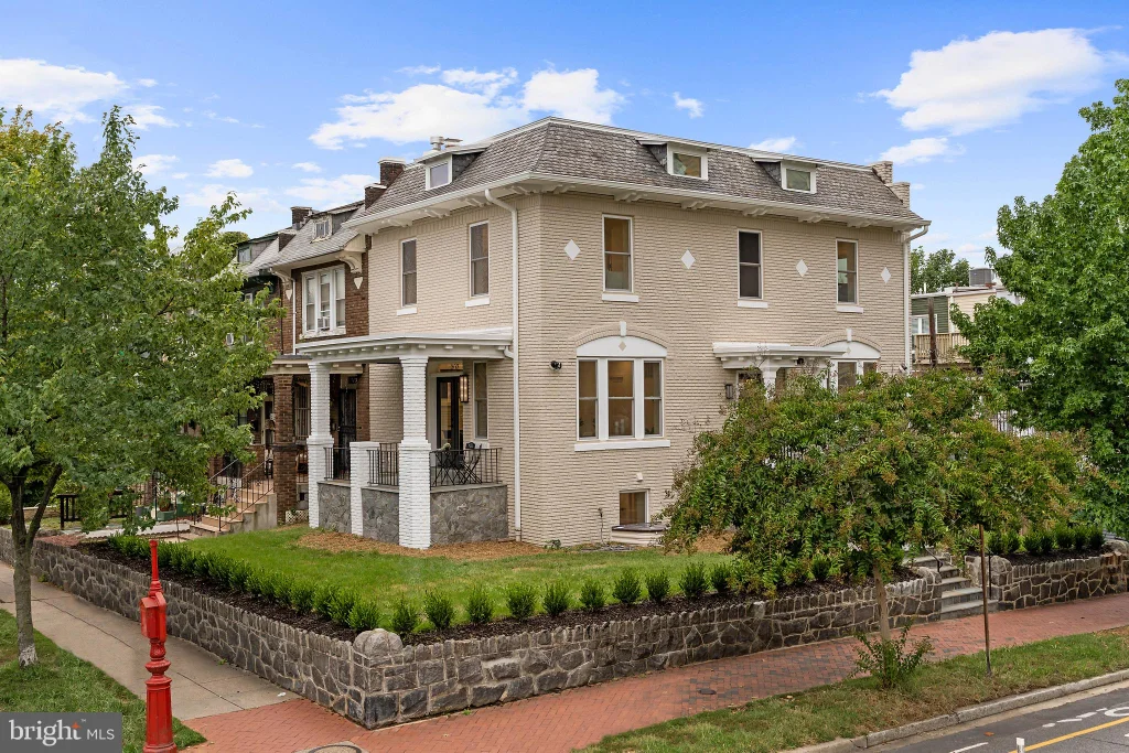 307 M St NE, Washington, DC 20002