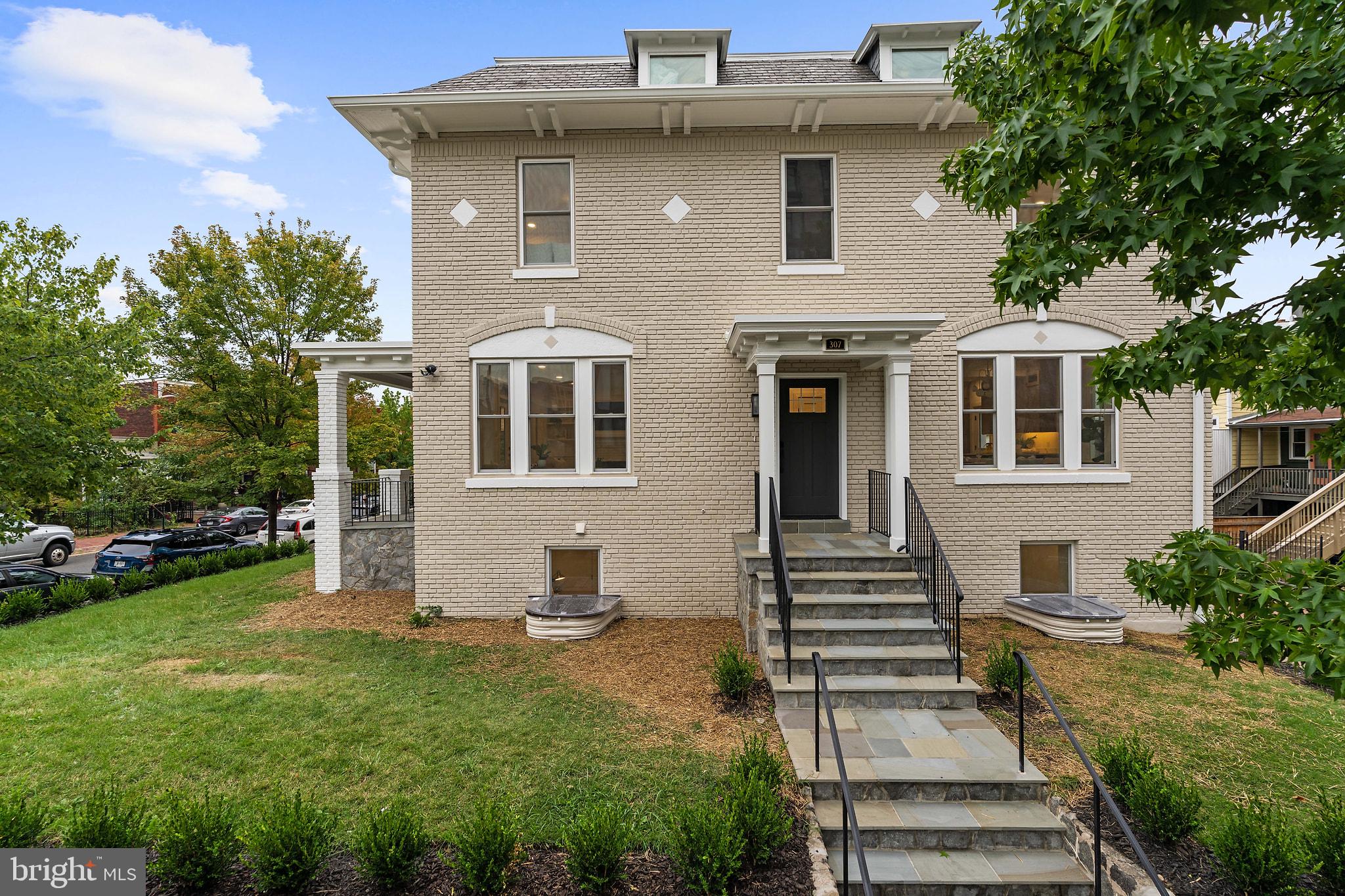 307 M ST NE