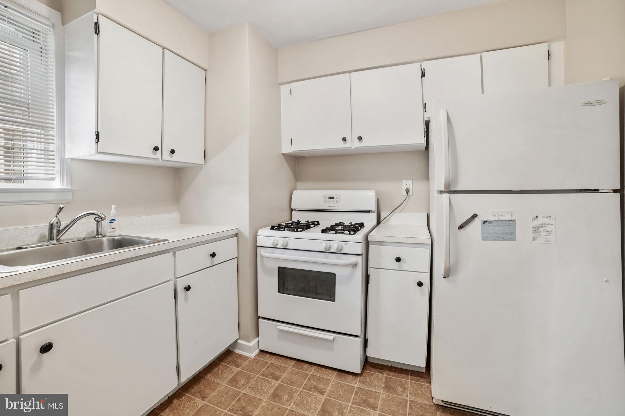 ROCK CREEK VILLAGE CONDOMINIUMS - Residential