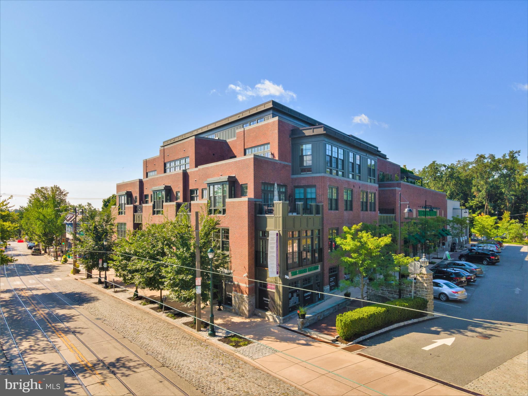 CHESTNUT HILL - Residential