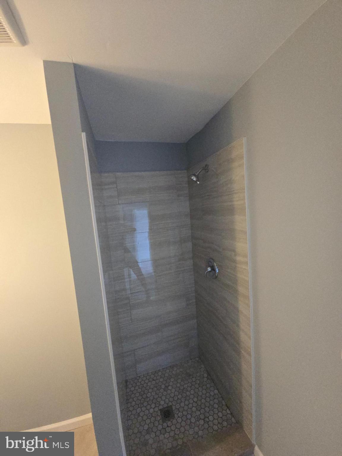 ROSEMONT - Residential Lease