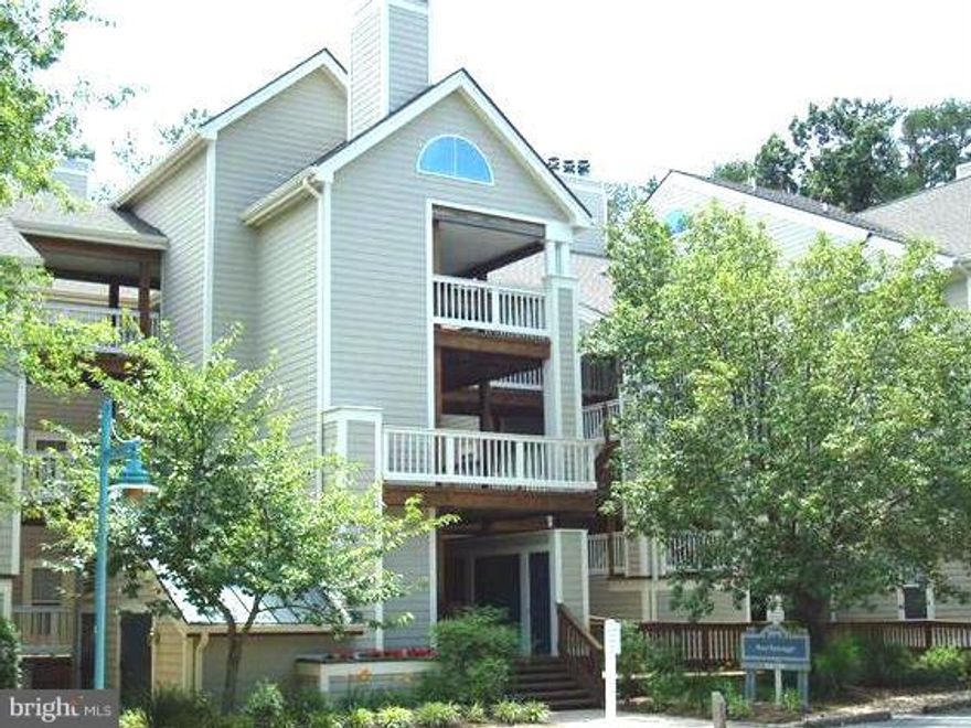 2 Bedroom, 2 Full Bath, Top Floor Unit "As Is" Standard Sale. This nice Condo offers New Carpet,2 Wood Burning Fireplaces, Sun-Room and Wet Bar. Great low price for this gated boating community with only minimal updating needed! Boat slips are available for sale or enjoy the community amenities:In-ground pool,Gym,Walking-Paths,Tennis Courts,Clubhouse.Close to shopping and quality health care.
