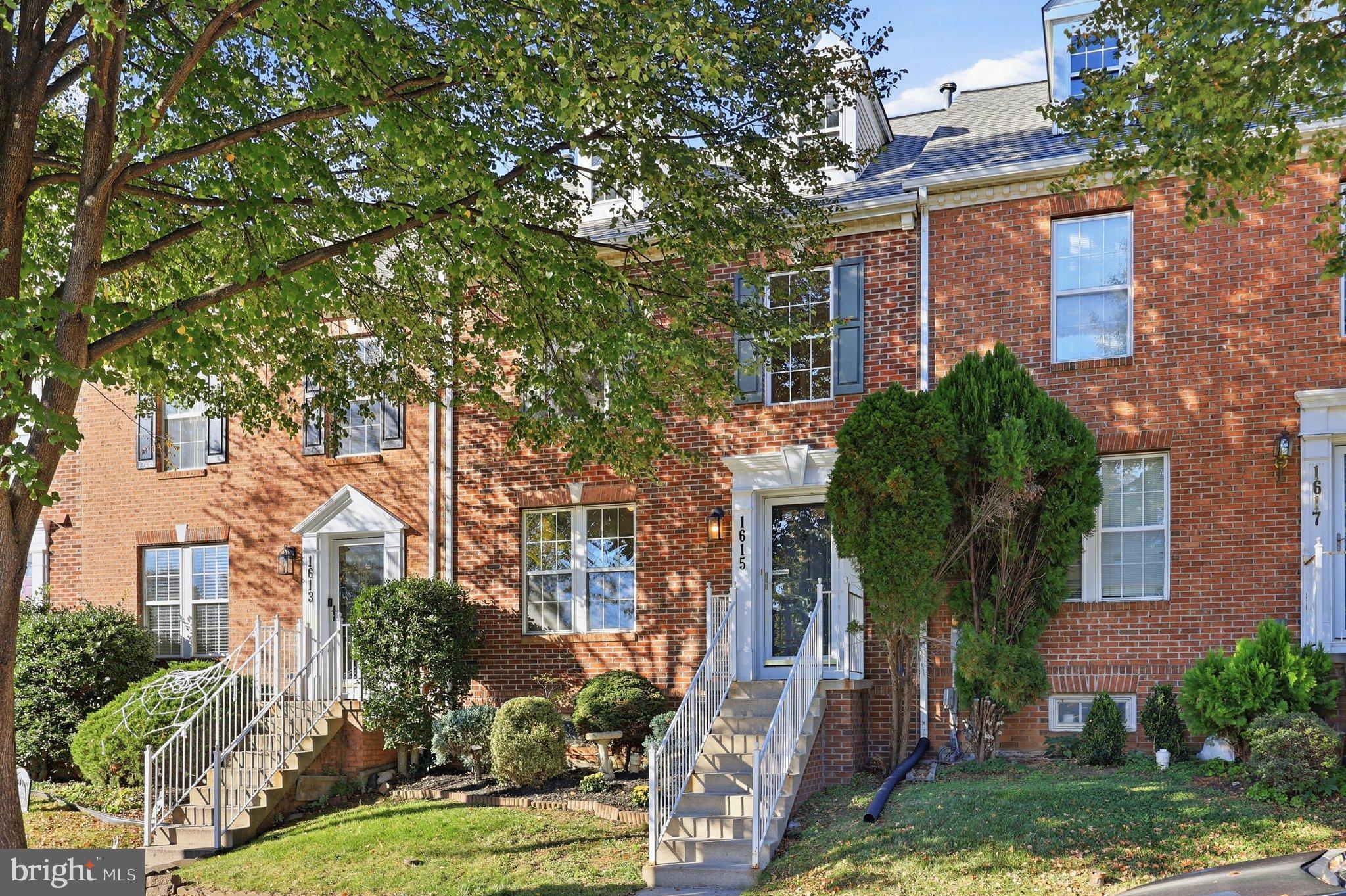 1615 COOPERS WAY