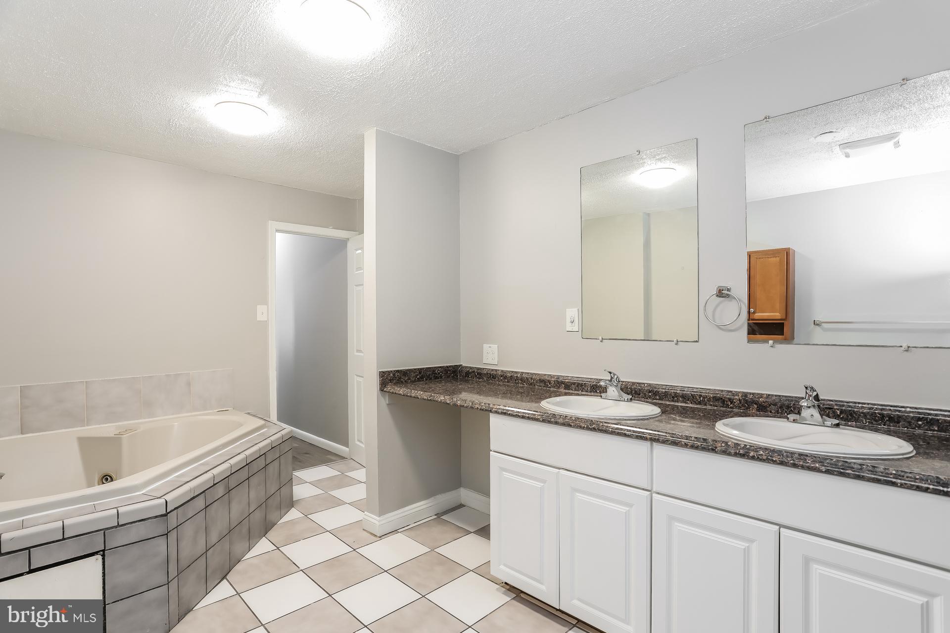 HIGHLANDTOWN - Residential