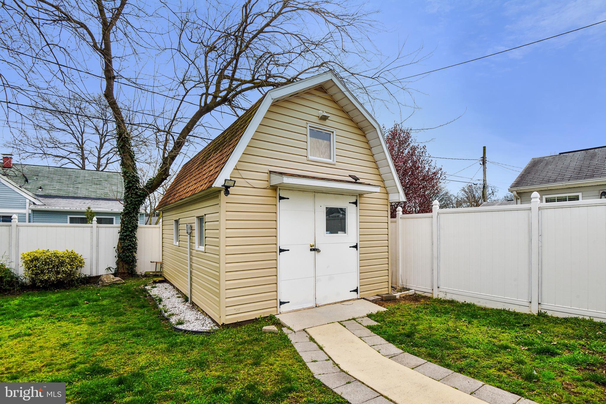 MUNROE GARDENS - Residential