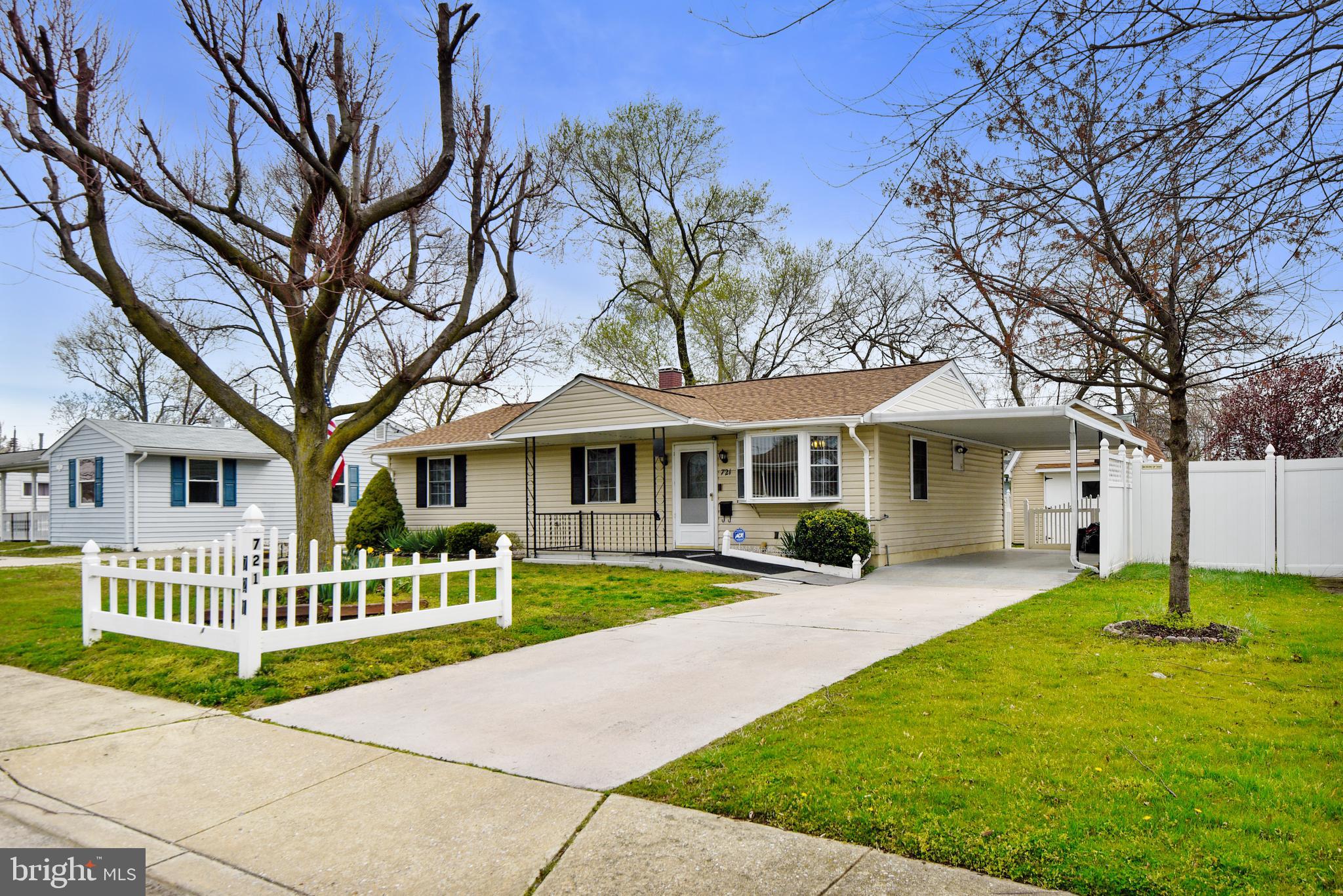 MUNROE GARDENS - Residential