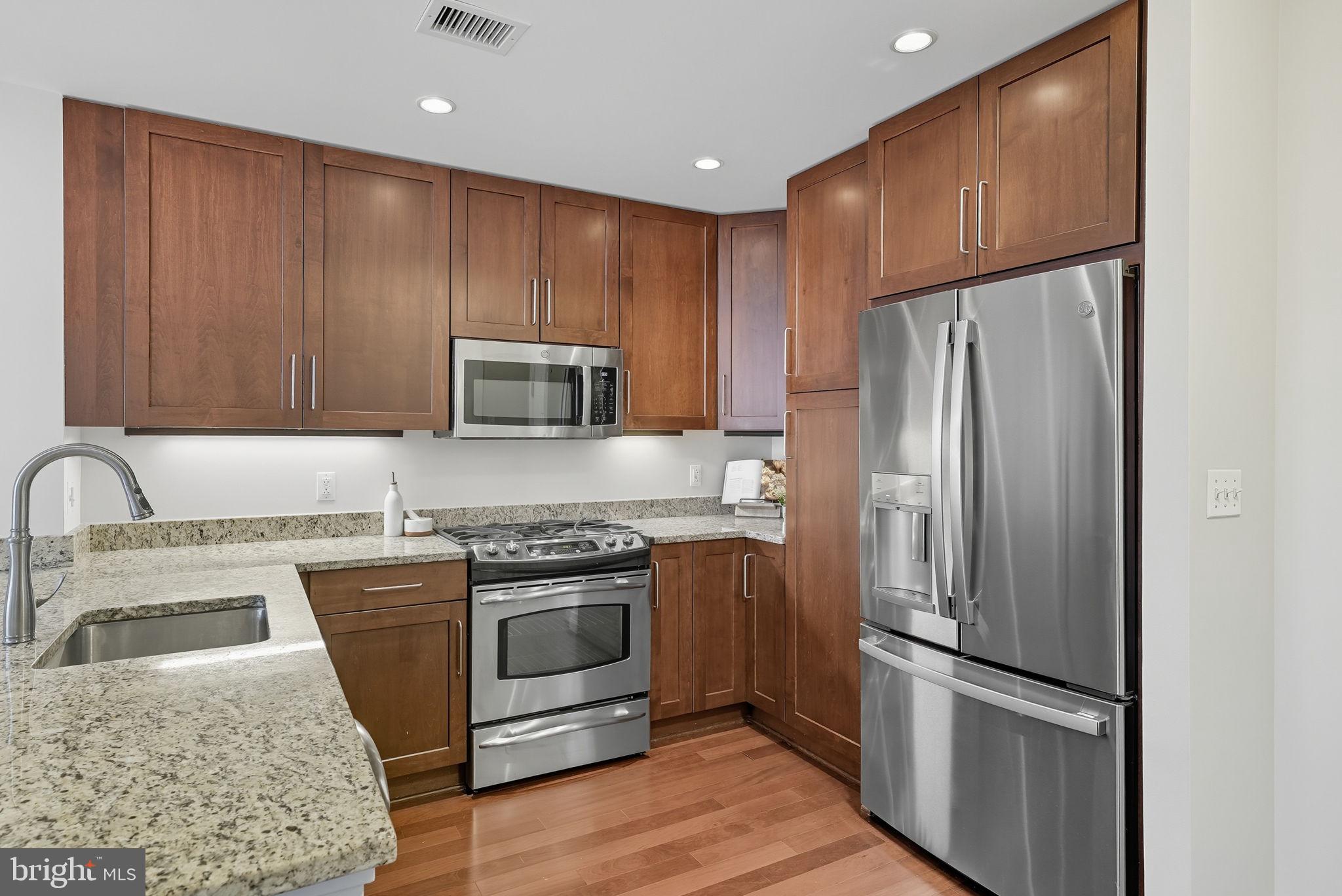 8220 CRESTWOOD HEIGHTS DRIVE 914