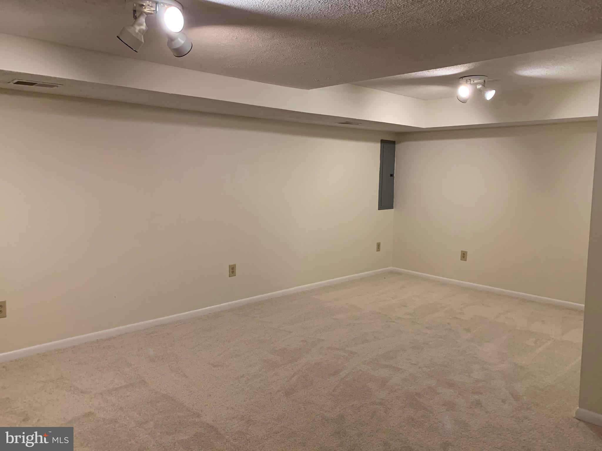 CROFTON COMMONS - Residential