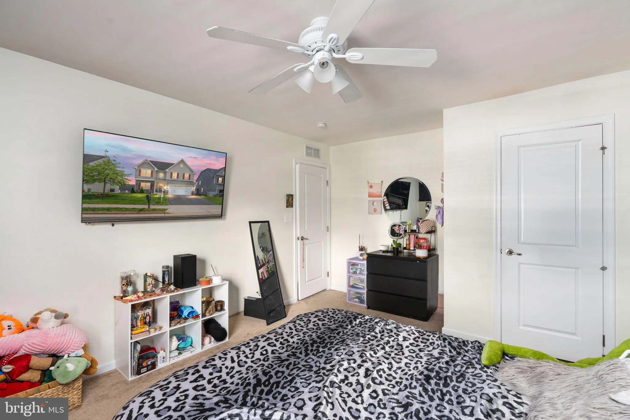 Fredericksburg, Virginia 22405, United States, 5 Bedrooms Bedrooms, ,4 BathroomsBathrooms,Residential,Active,117332