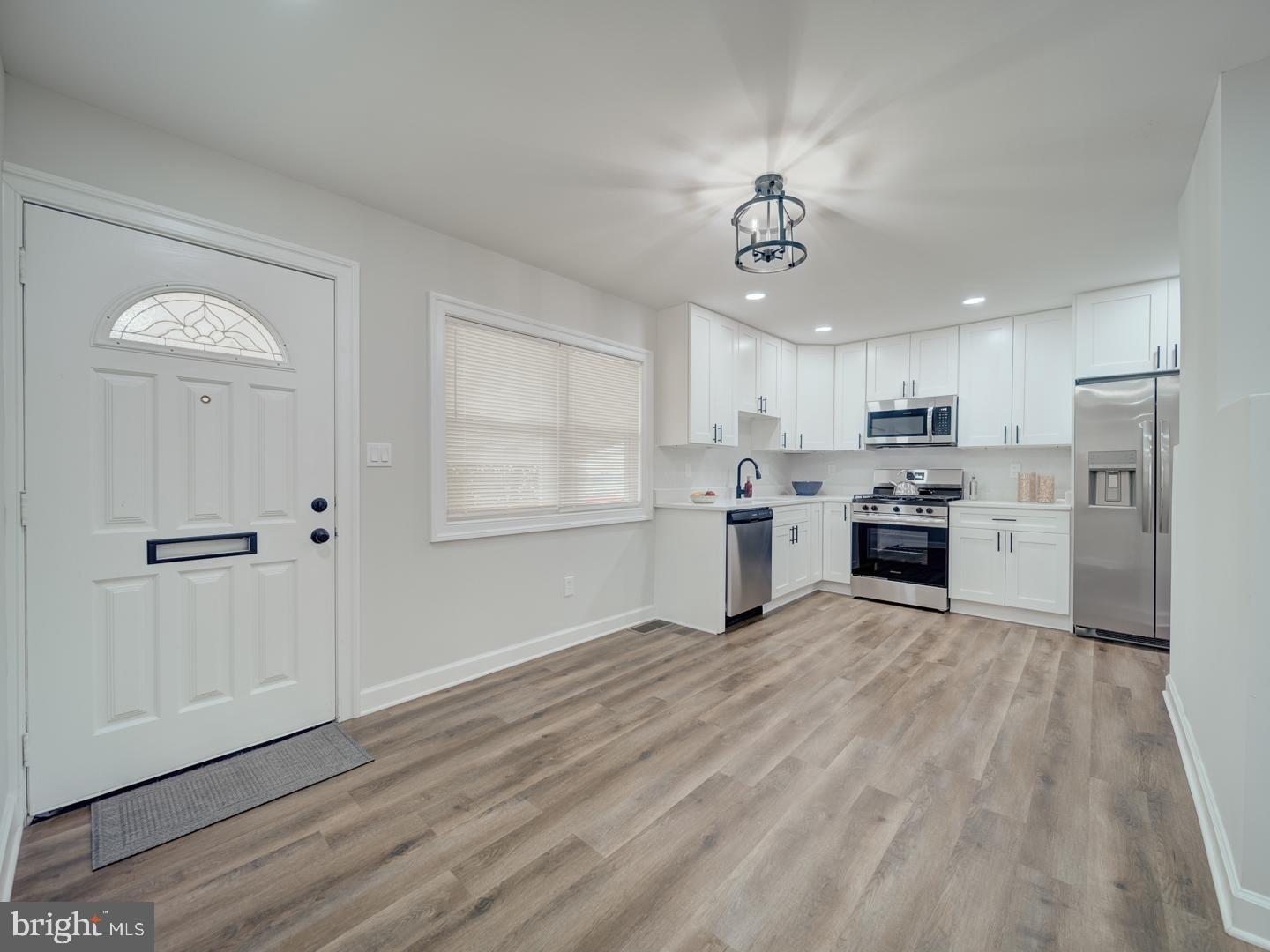 CAROLE HIGHLANDS - Residential