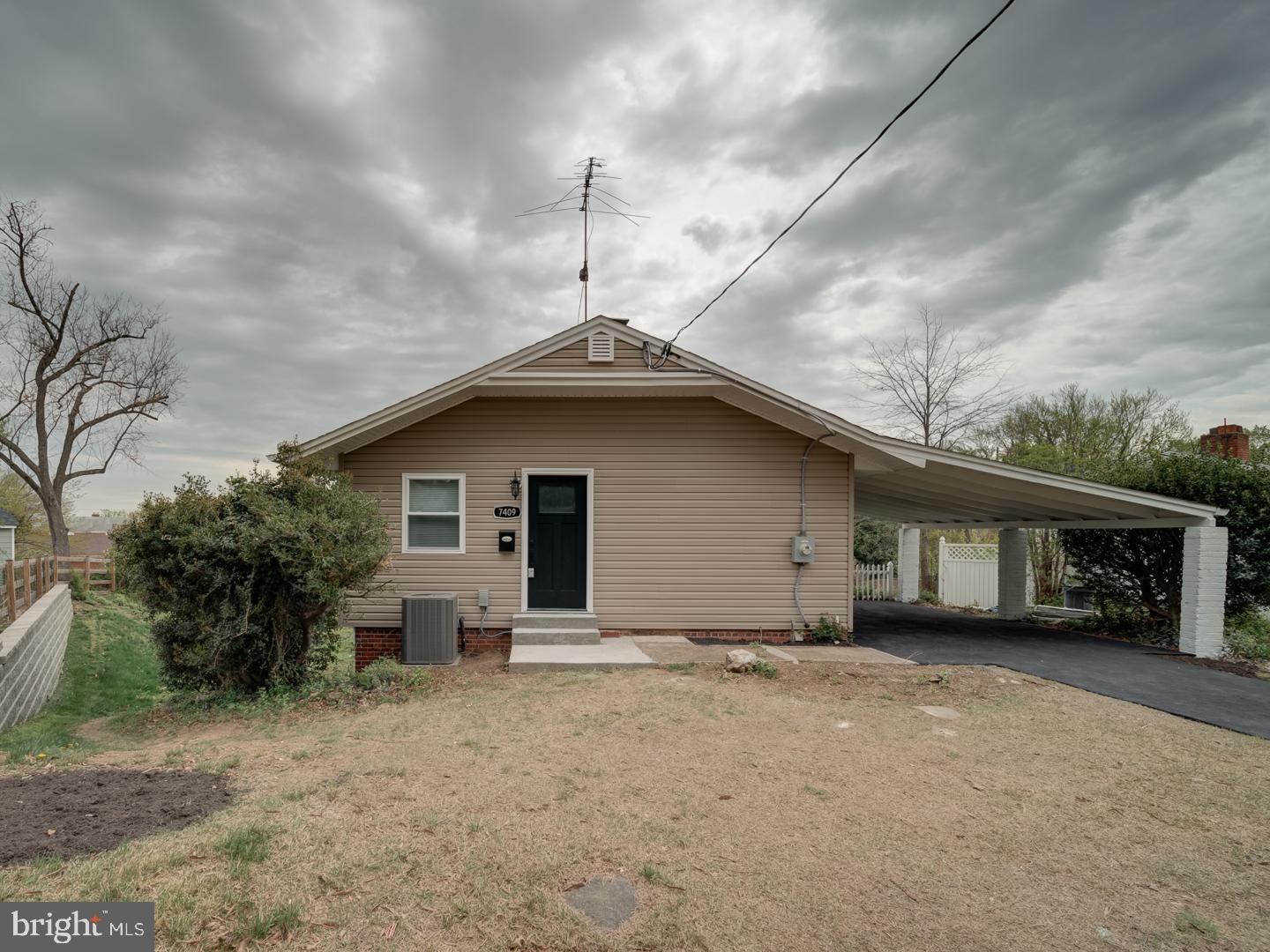 CAROLE HIGHLANDS - Residential