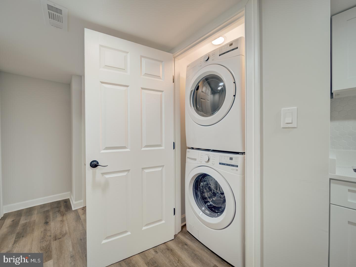 CAROLE HIGHLANDS - Residential