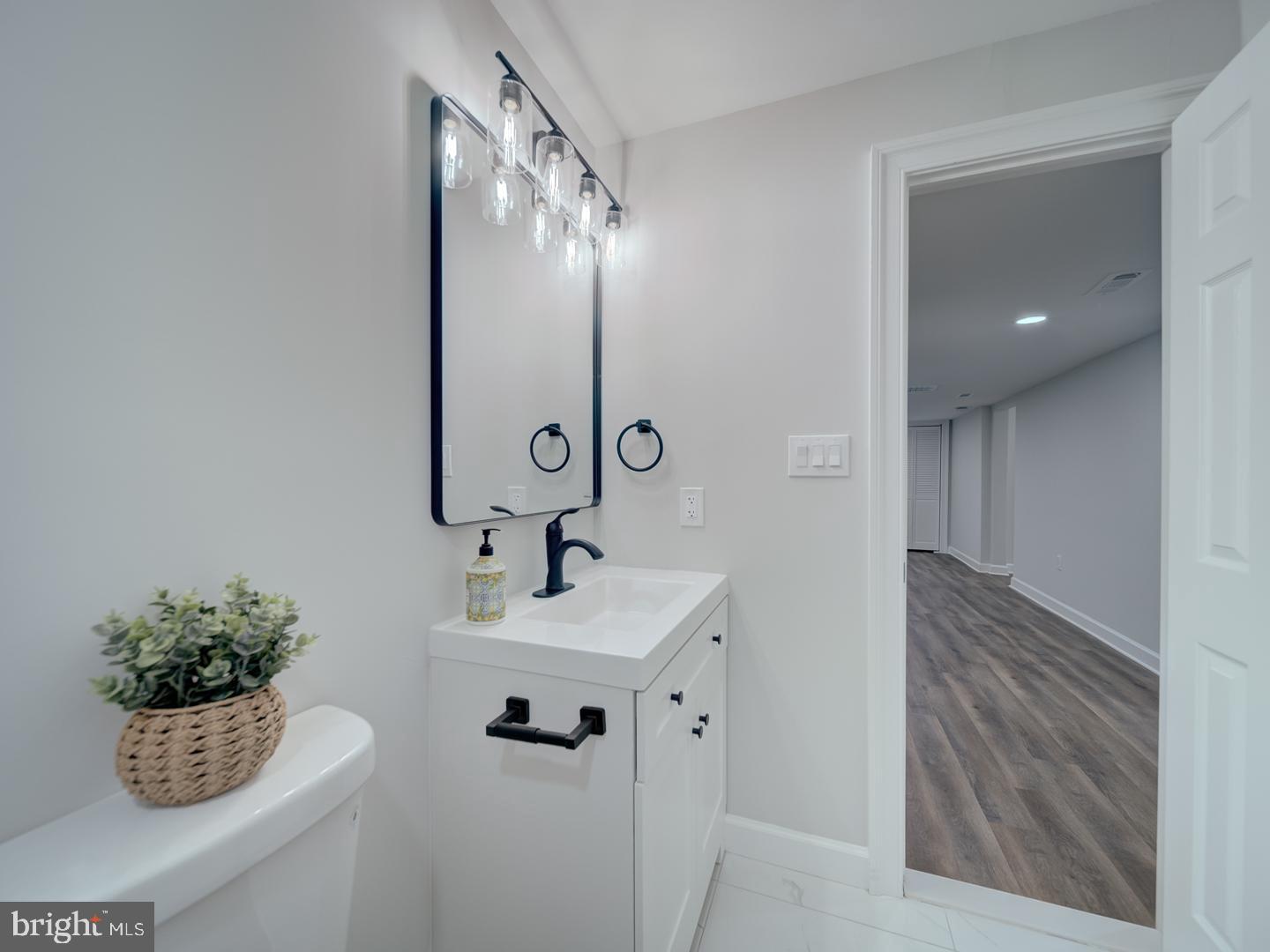 CAROLE HIGHLANDS - Residential