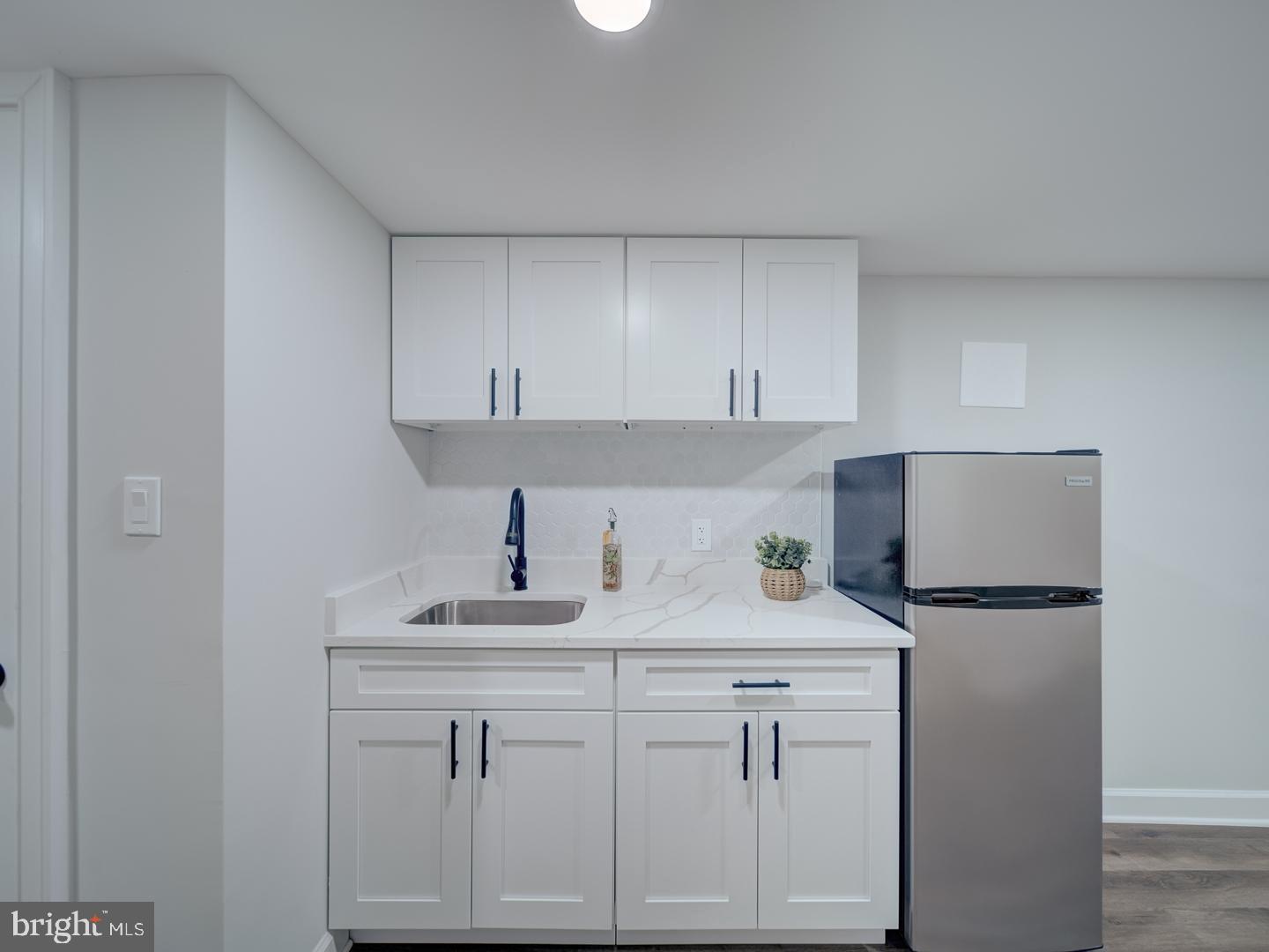 CAROLE HIGHLANDS - Residential