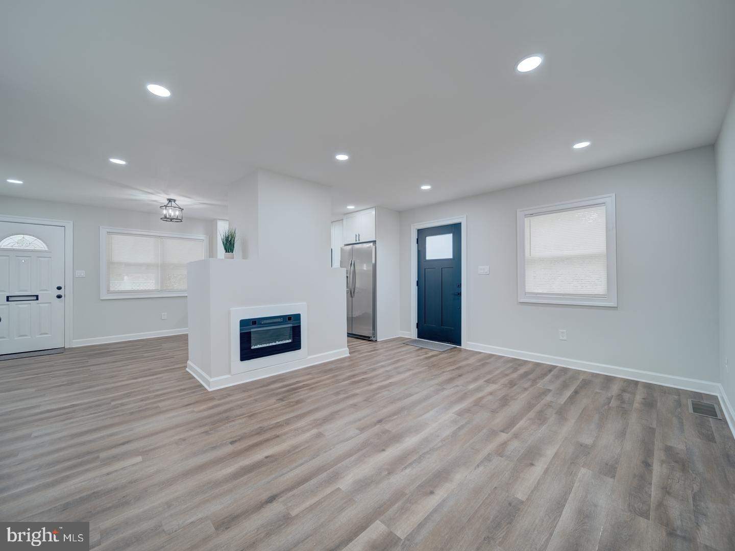 CAROLE HIGHLANDS - Residential