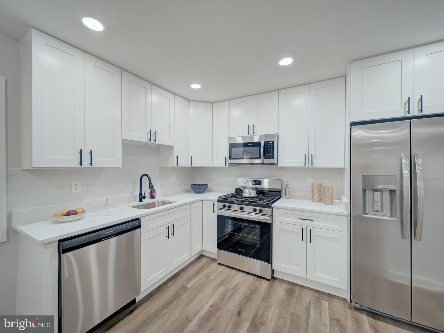 CAROLE HIGHLANDS - Residential