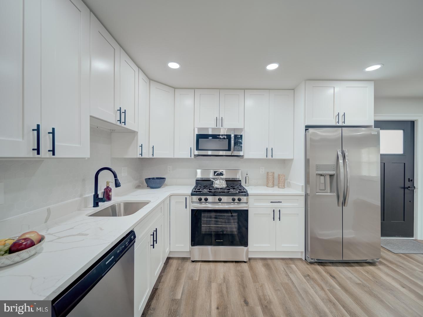 CAROLE HIGHLANDS - Residential