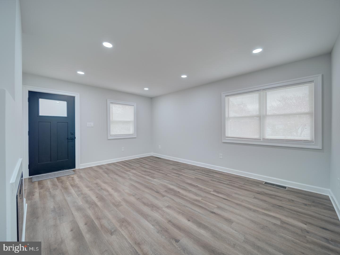 CAROLE HIGHLANDS - Residential