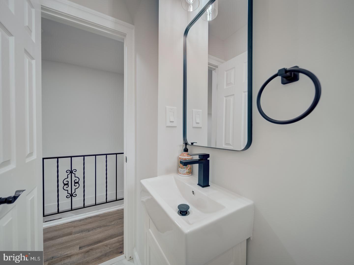 CAROLE HIGHLANDS - Residential