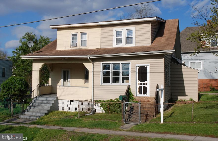 Come see this updated, semi-detached 3 bedroom 1 and 1/2 bath home, enclosed porch and huge fenced yard with parking pad.Great commuter location ! Seller is motivated and willing to give closing cost help with all reasonable offers.