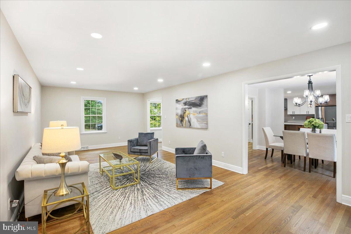 RESTON - Residential