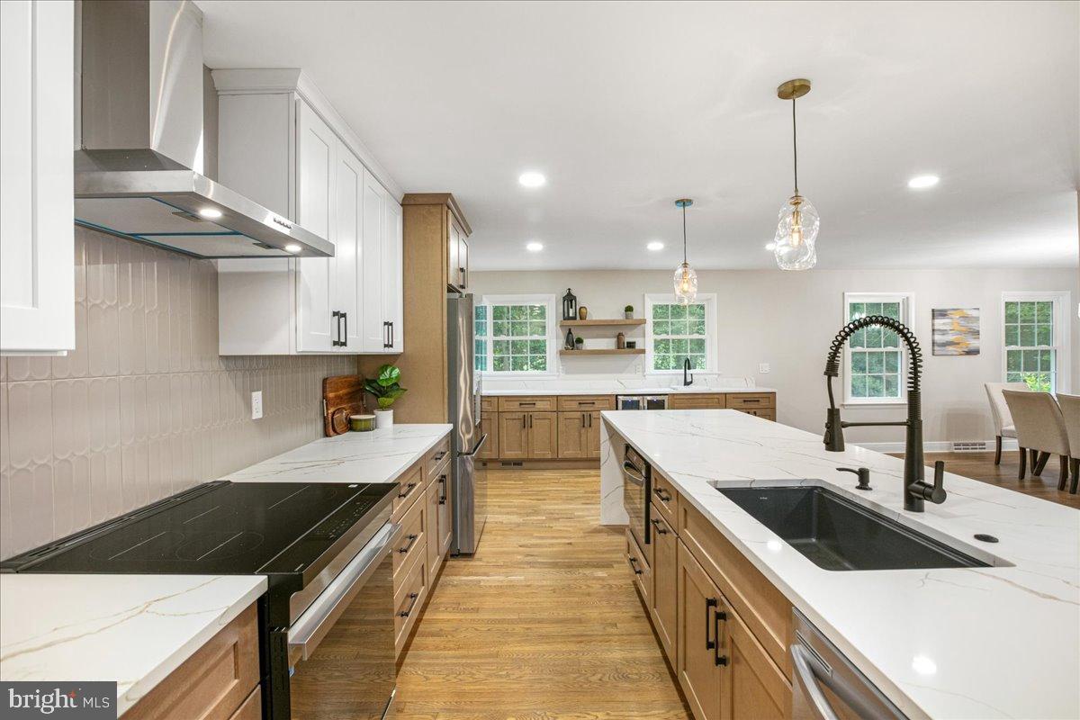 RESTON - Residential