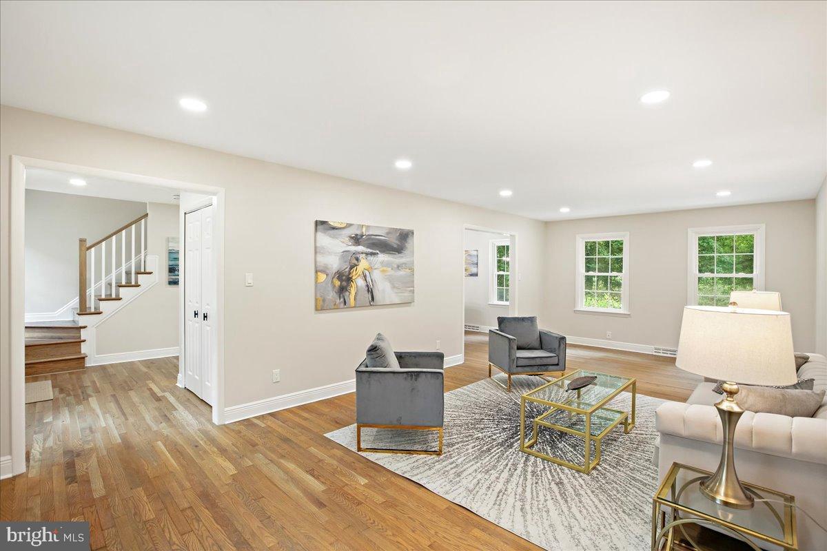 RESTON - Residential