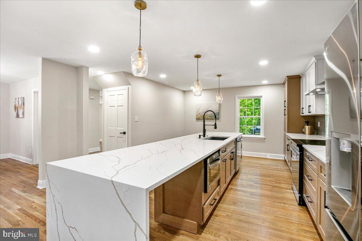 RESTON - Residential