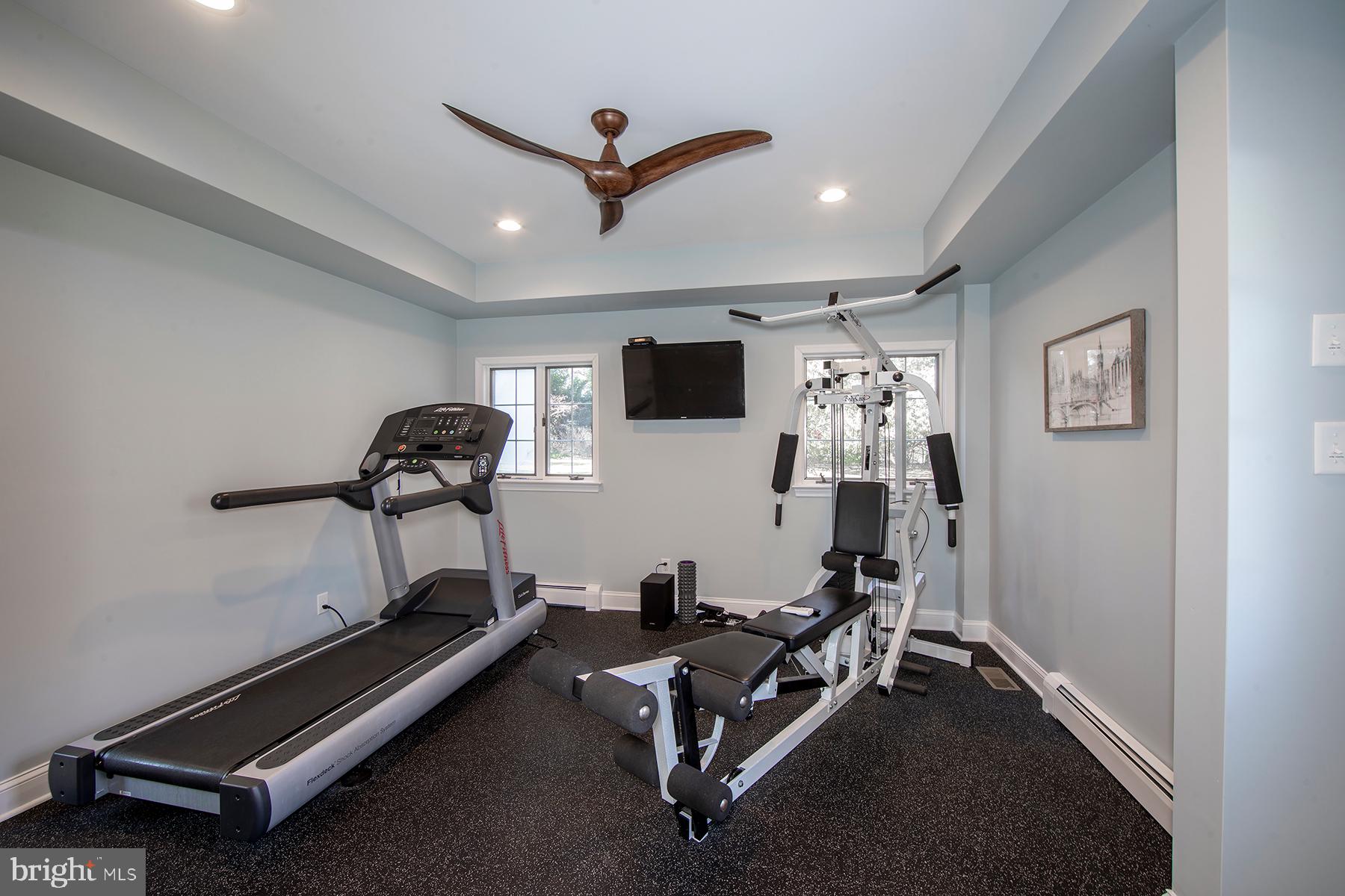 GLADWYNE - Residential