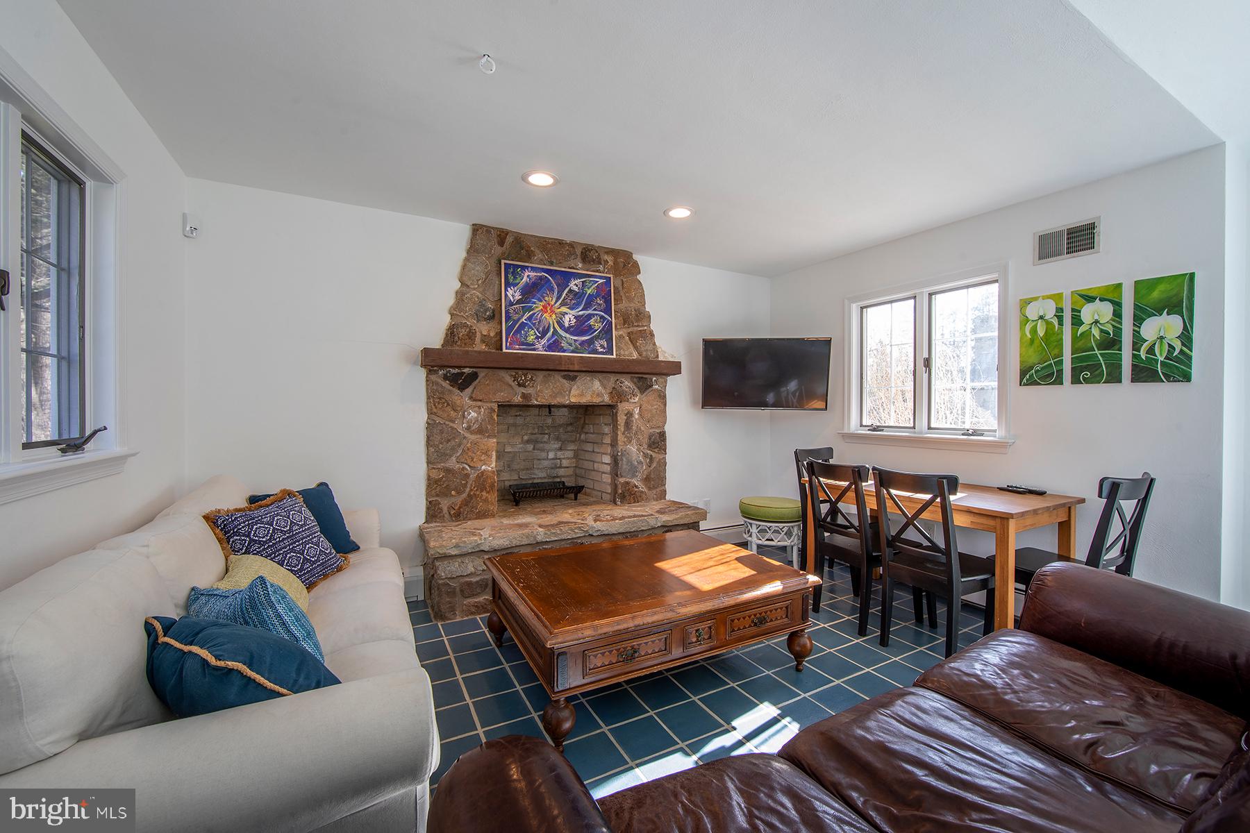 GLADWYNE - Residential