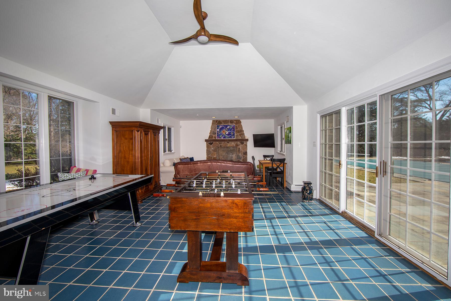 GLADWYNE - Residential