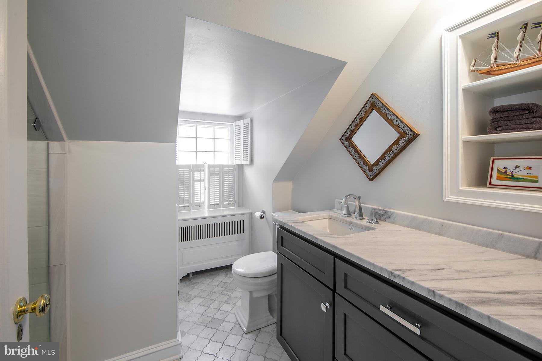 GLADWYNE - Residential