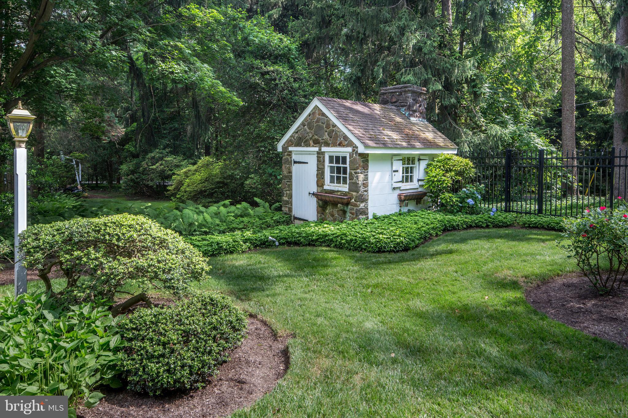 GLADWYNE - Residential