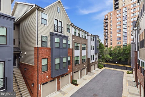 Townhouse For Rent - 5683 Stephanie Tessa Way Way<br/> ALEXANDRIA, VA 22303