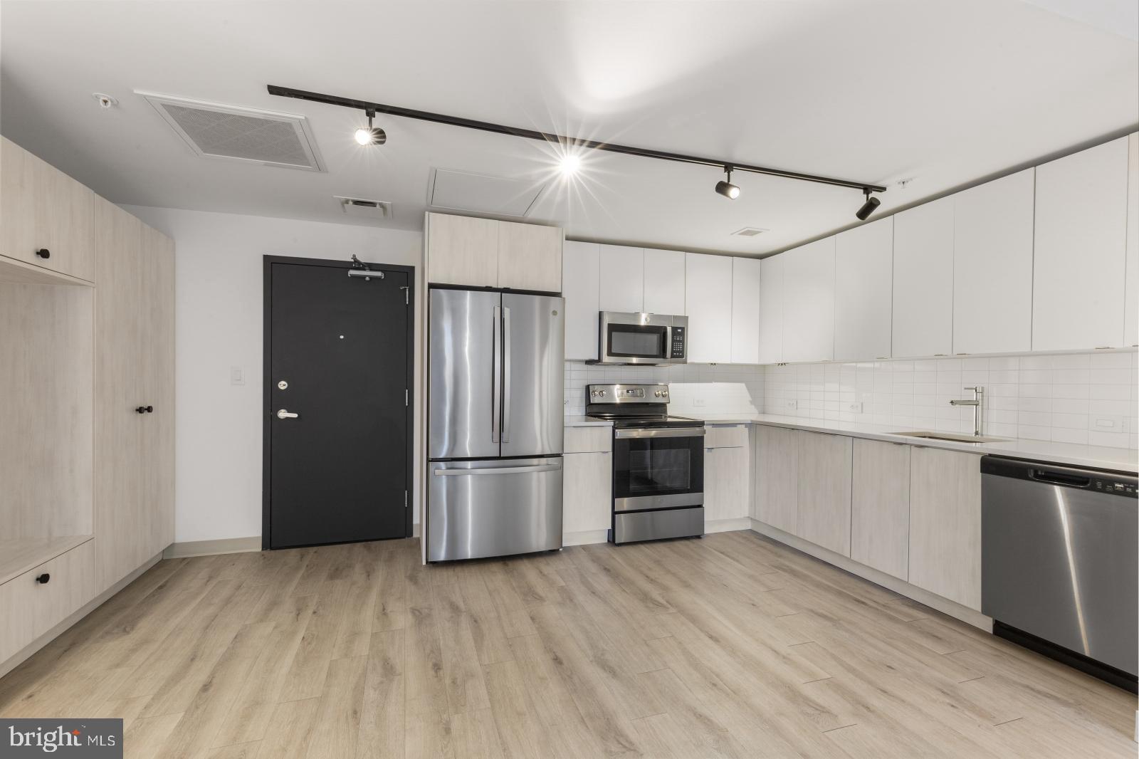 SPRING GARDEN - Residential Lease