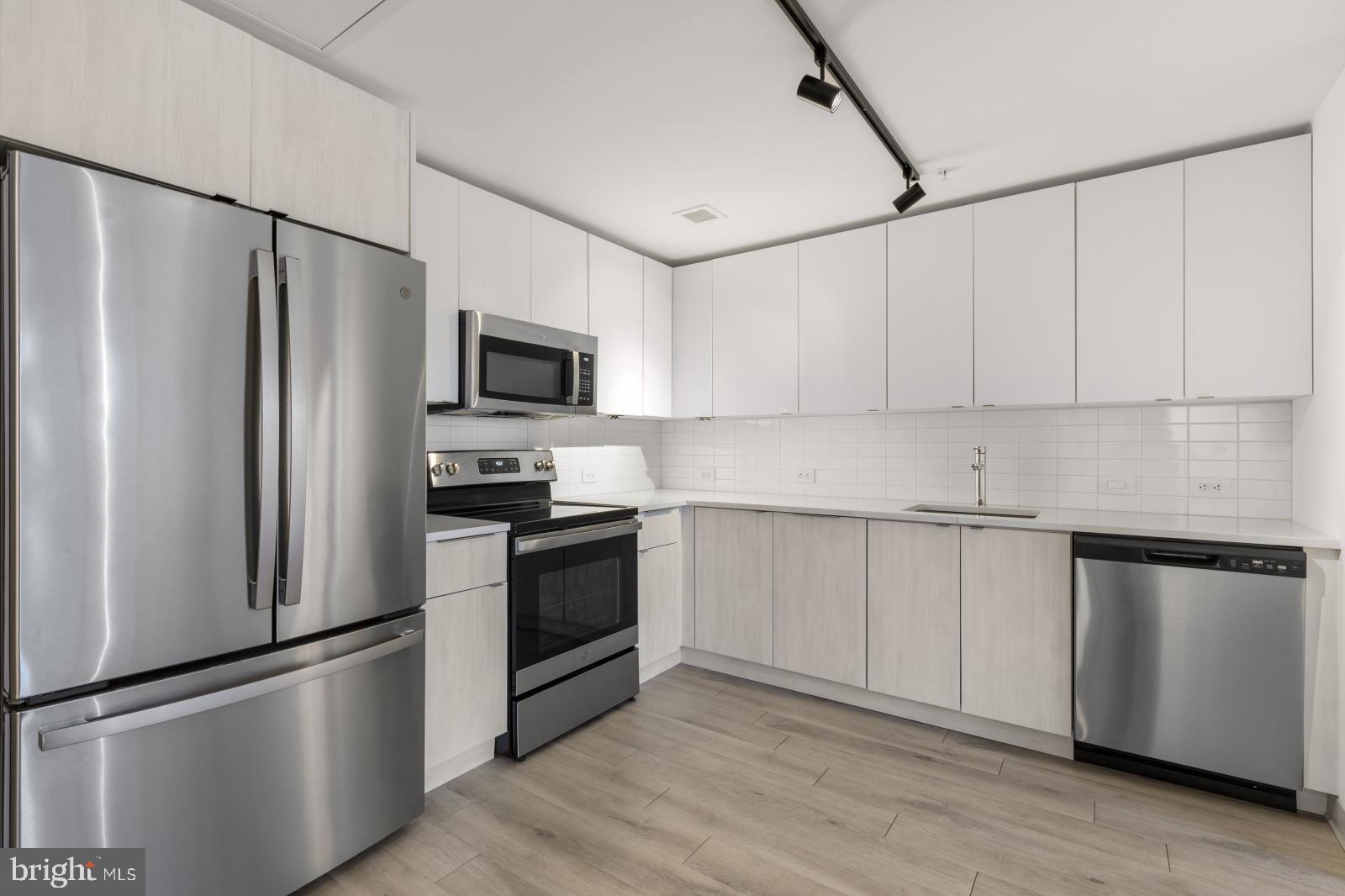 SPRING GARDEN - Residential Lease