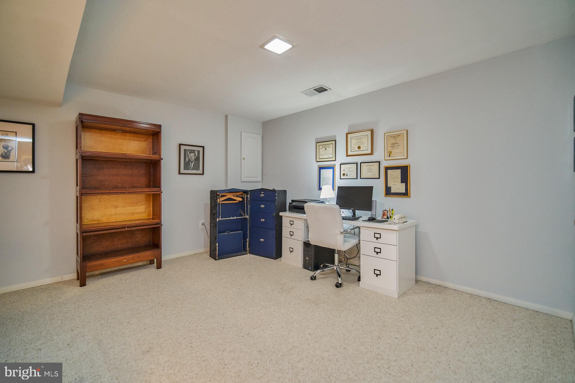 SOMERSET - Residential