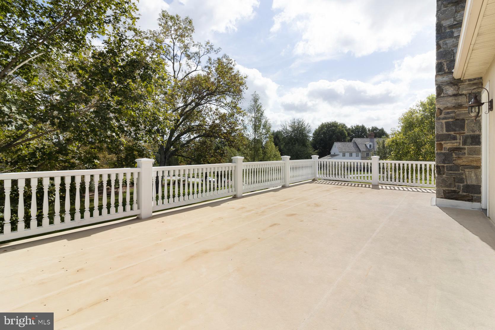 COUNTRY CLUB ESTS - Residential