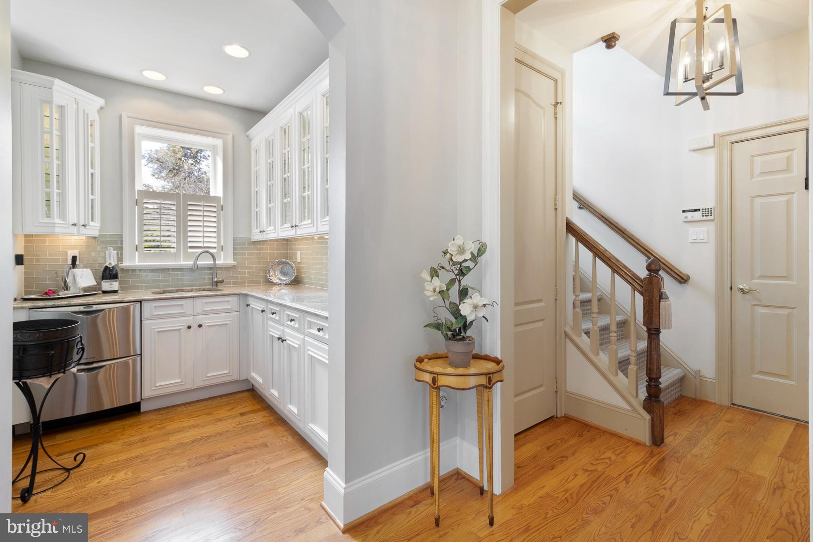 COUNTRY CLUB ESTS - Residential