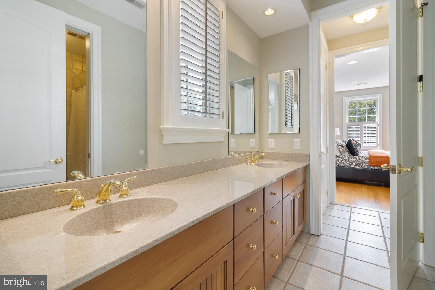 COUNTRY CLUB ESTS - Residential