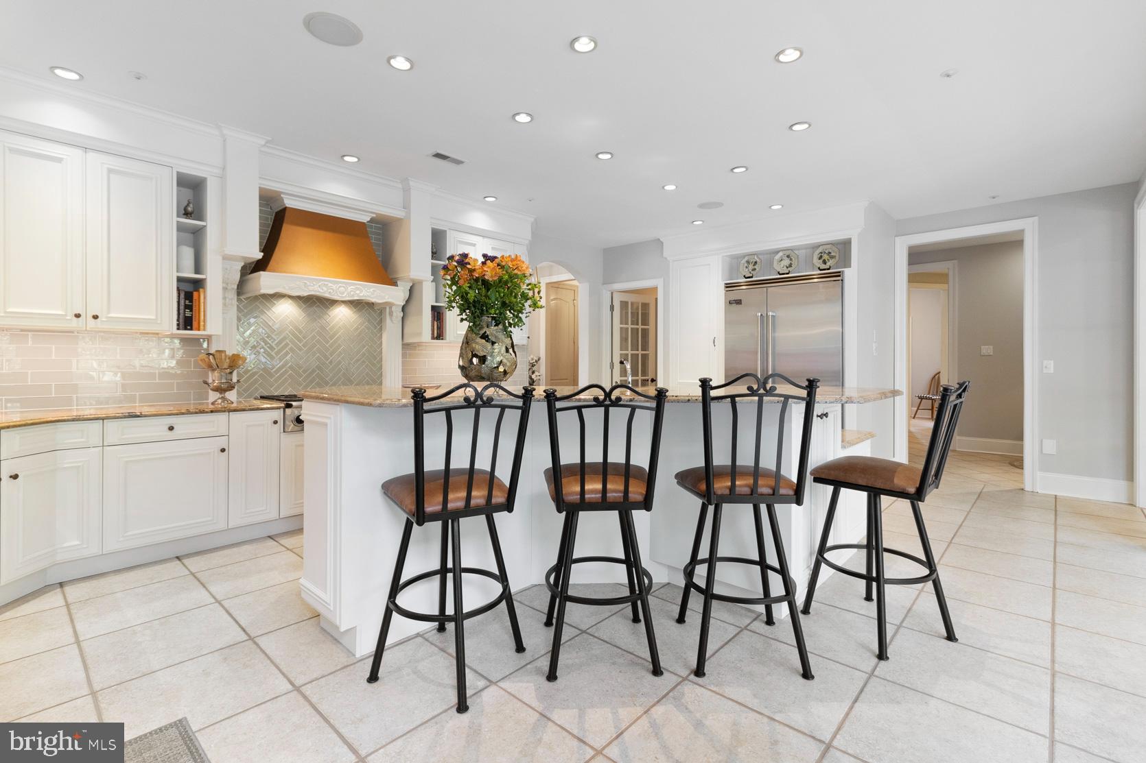 COUNTRY CLUB ESTS - Residential