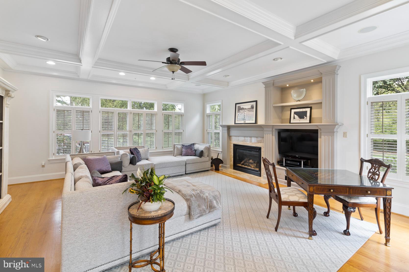 COUNTRY CLUB ESTS - Residential